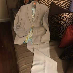 3- piece look. Grey Pantsuit W/ Blouse